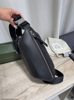 Сумка-слинг  Loewe Артикул BMS-148653. Вид 3