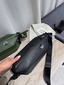 Сумка-слинг  Loewe Артикул BMS-148653. Вид 4