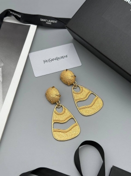 Клипсы Yves Saint Laurent Артикул BMS-149116. Вид 1