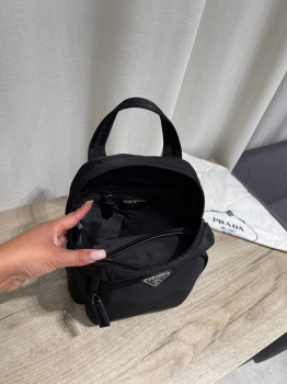 Сумка-слинг Prada Артикул BMS-149120. Вид 3