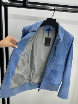 Замшевая куртка Kiton Артикул BMS-149502. Вид 2