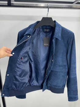 Замшевая куртка Kiton Артикул BMS-149500. Вид 2