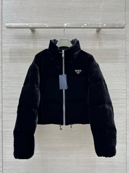 Пуховик Prada Артикул BMS-149867. Вид 1 Пуховик Prada Артикул BMS-149867. Вид 1