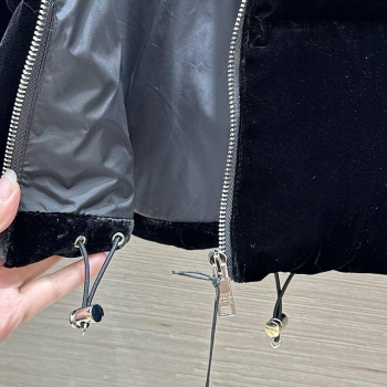 Пуховик Prada Артикул BMS-149867. Вид 2 Пуховик Prada Артикул BMS-149867. Вид 2