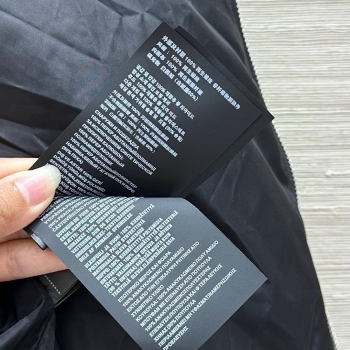 Пуховик Prada Артикул BMS-149867. Вид 5 Пуховик Prada Артикул BMS-149867. Вид 5