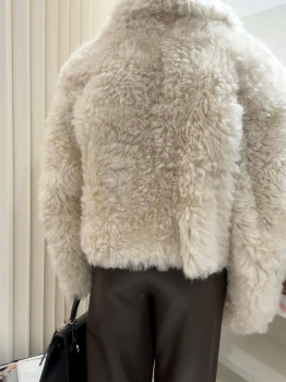 Шуба  Fendi Артикул BMS-149869. Вид 2