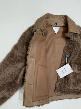 Куртка женская Bottega Veneta Артикул BMS-149943. Вид 3