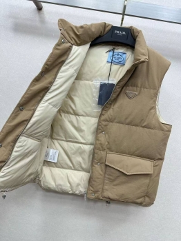 Жилет  Prada Артикул BMS-150142. Вид 1