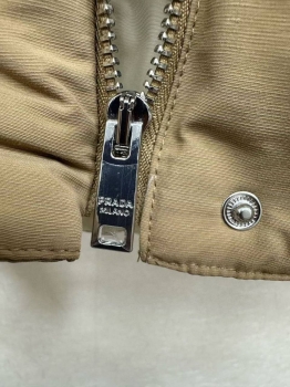 Жилет  Prada Артикул BMS-150142. Вид 3