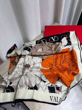 Платок Valentino Артикул BMS-150311. Вид 2