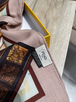 Платок Fendi Артикул BMS-150319. Вид 2