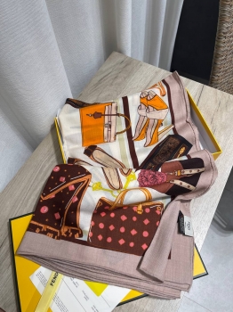Платок Fendi Артикул BMS-150319. Вид 4