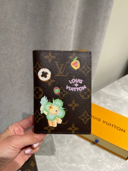 Обложка на паспорт Louis Vuitton Артикул BMS-150364. Вид 1
