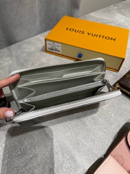 Кошелёк Louis Vuitton Артикул BMS-150366. Вид 3
