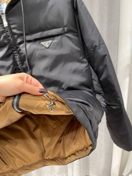 Пуховик Prada Артикул BMS-150392. Вид 5 Пуховик Prada Артикул BMS-150392. Вид 5