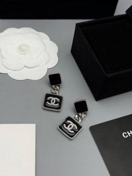 Серьги Chanel Артикул BMS-150455. Вид 2  Серьги Chanel Артикул BMS-150455. Вид 2