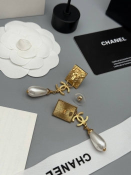 Серьги Chanel Артикул BMS-150452. Вид 2  Серьги Chanel Артикул BMS-150452. Вид 2