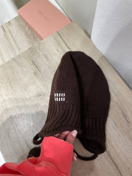 Шапка Miu Miu Артикул BMS-150476. Вид 2 Шапка Miu Miu Артикул BMS-150476. Вид 2