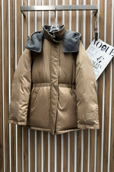 Двухсторонний пуховик Fendi Артикул BMS-150490. Вид 1 Двухсторонний пуховик Fendi Артикул BMS-150490. Вид 1