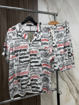 Костюм мужской Balenciaga Артикул BMS-150577. Вид 1 Костюм мужской Balenciaga Артикул BMS-150577. Вид 1