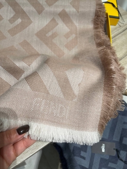 Платок Fendi Артикул BMS-150814. Вид 2