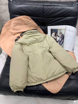 Двухсторонний пуховик  Miu Miu Артикул BMS-150870. Вид 5