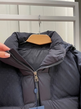 Пуховик Louis Vuitton Артикул BMS-150912. Вид 4