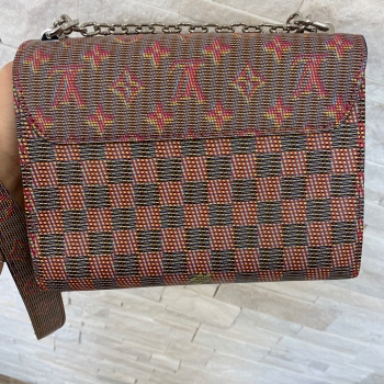 Сумка женская Twist  Louis Vuitton Артикул BMS-42388. Вид 3