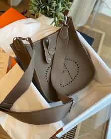 Hermes Evelyne 29 cm, color Taupe