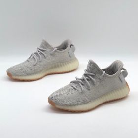  Кроссовки мужские Adidas Yeezy Boost