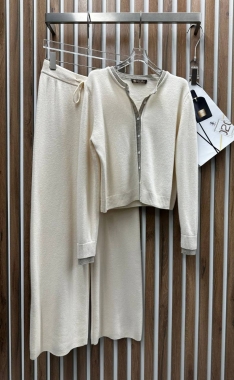 Костюм женский