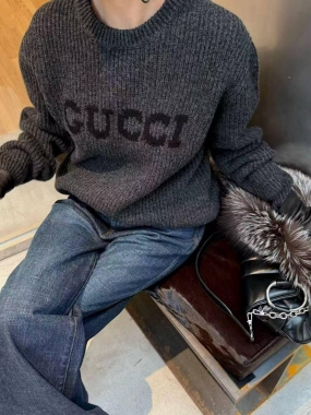 Свитер женский 