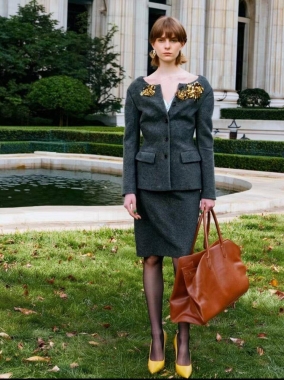 Костюм женский