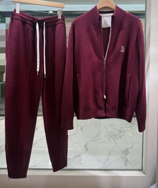 Костюм спортивный