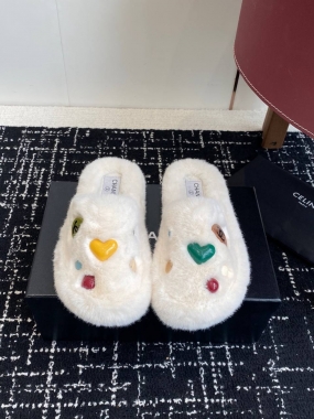 Меховые тапочки