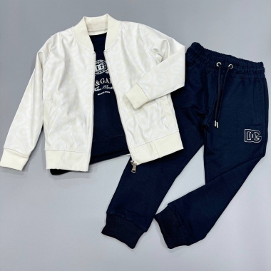 Костюм спортивный