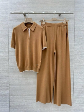 Костюм женский