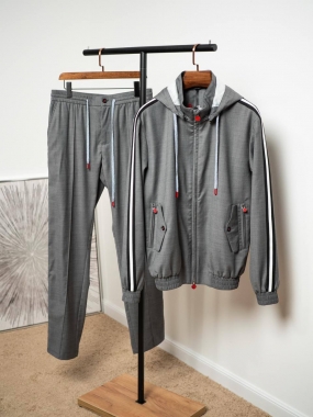 Костюм спортивный