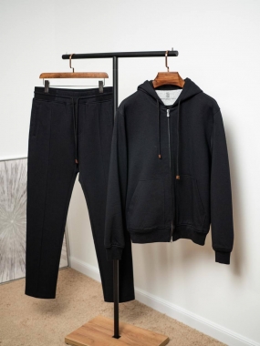 Костюм спортивный