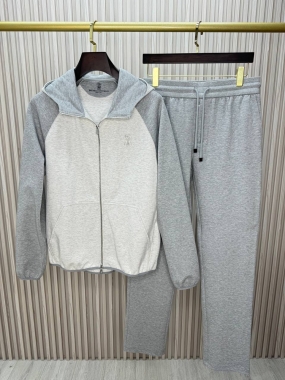 Костюм спортивный