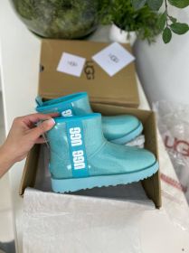  Ugg Classic Clear Mini  Water