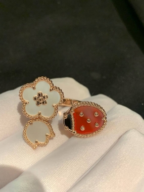 Кольцо Lucky Spring Between the Finger™