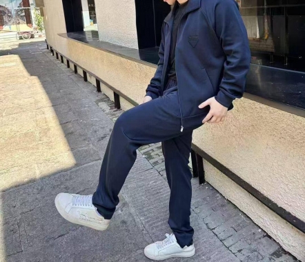 Костюм спортивный