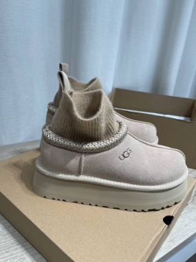  UGG Tazz Knit Sand