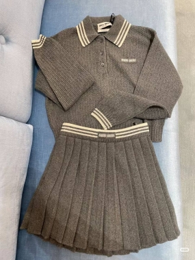 Костюм женский 