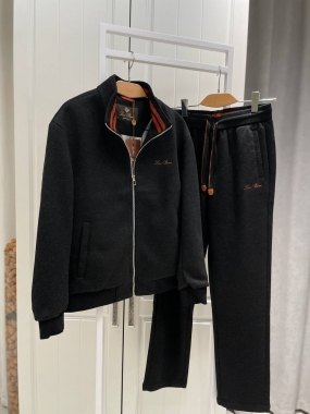  Костюм спортивный 