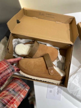 UGG Goldenstar Clog  Chestnut 