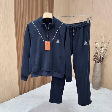  Костюм спортивный