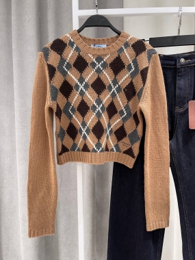 Свитер женский