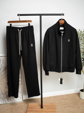  Костюм спортивный